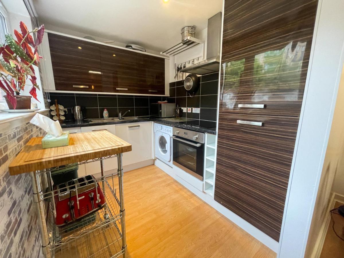 Kelvingrove 2 Bedroom Apartment - Private Parking Glasgow Extérieur photo
