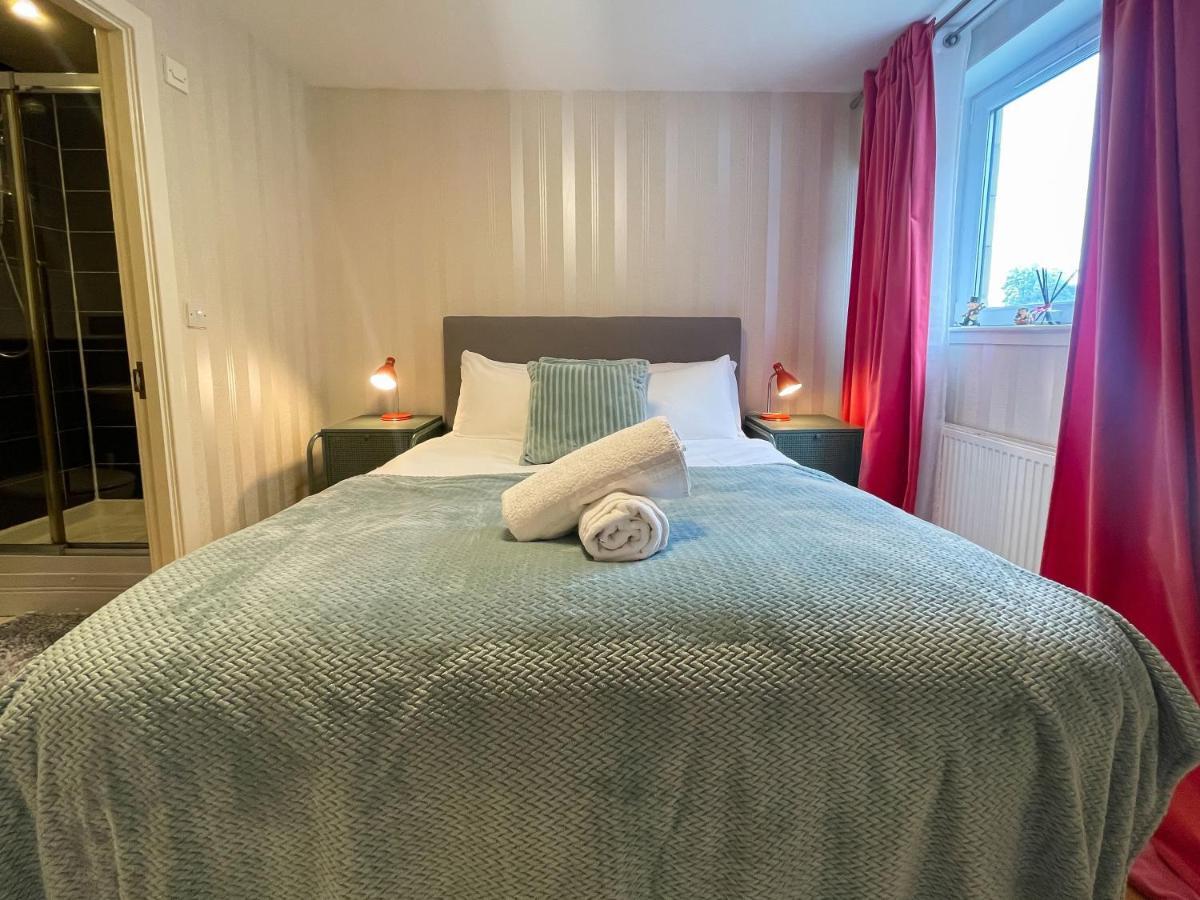 Kelvingrove 2 Bedroom Apartment - Private Parking Glasgow Extérieur photo