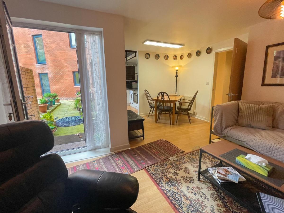 Kelvingrove 2 Bedroom Apartment - Private Parking Glasgow Extérieur photo